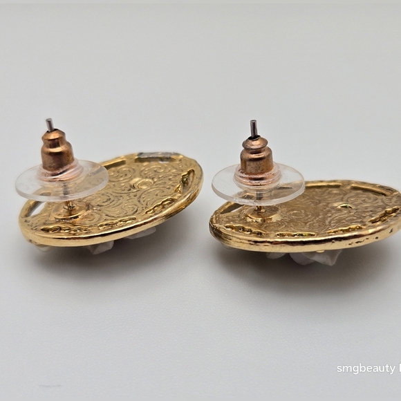 Cameo Flower Earrings w/Faux Pearl Oval Studs Vintage 3D - Picture 5 of 8